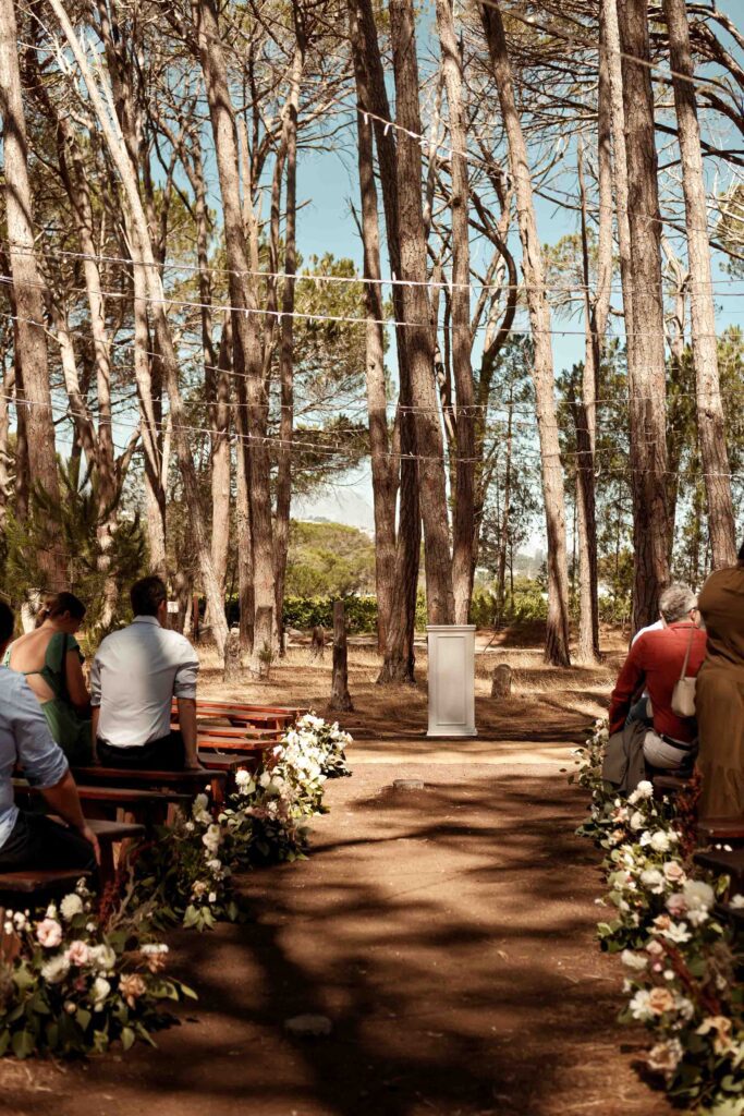 Ceremonie setting tijdens bruiloft in Zuid Afrika
