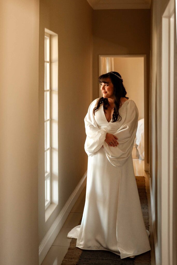 Bruid get ready in trouwjurk in Stellenbosch
