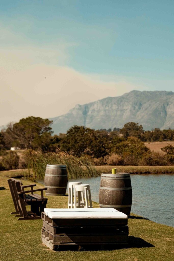 Uitzicht vanaf receptie tijdens bruiloft in Zuid Afrika
