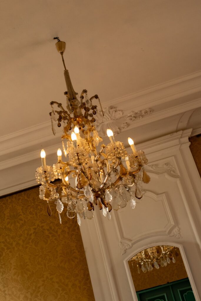 Kroonluchter op trouwlocatie Amsterdam
