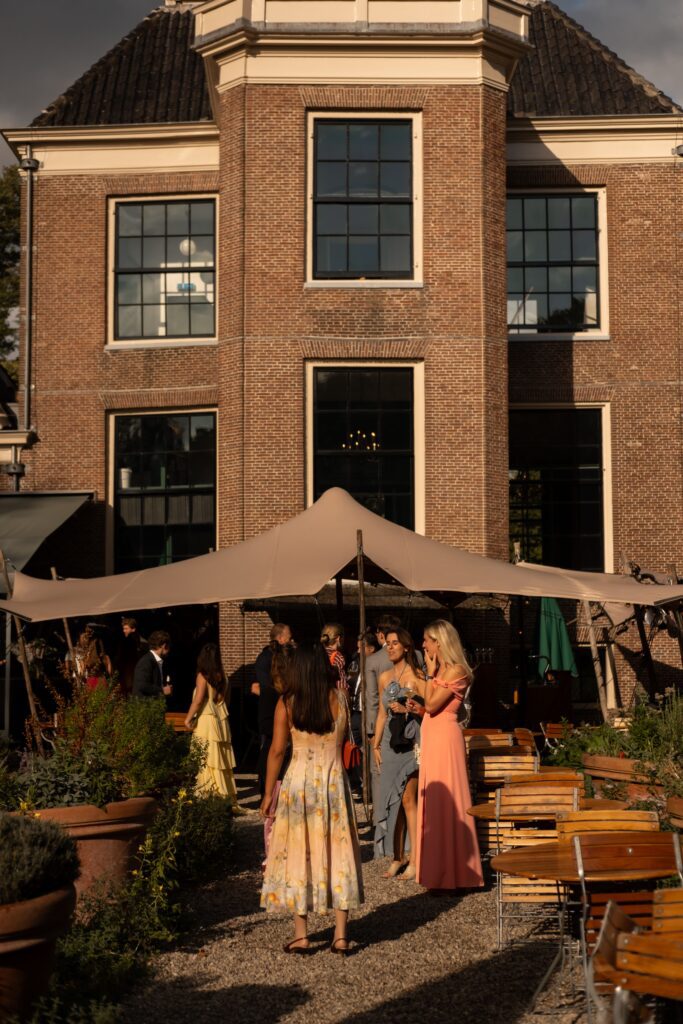 Sfeervolle en warme bruiloft in Amsterdam
