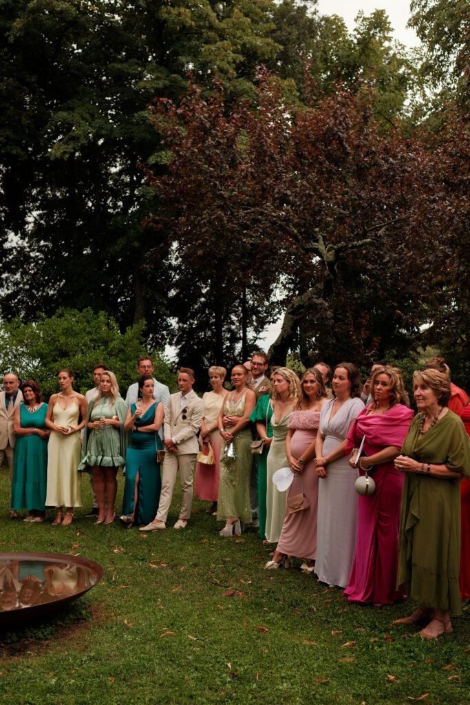 gasten tijdens italiaanse bruiloft