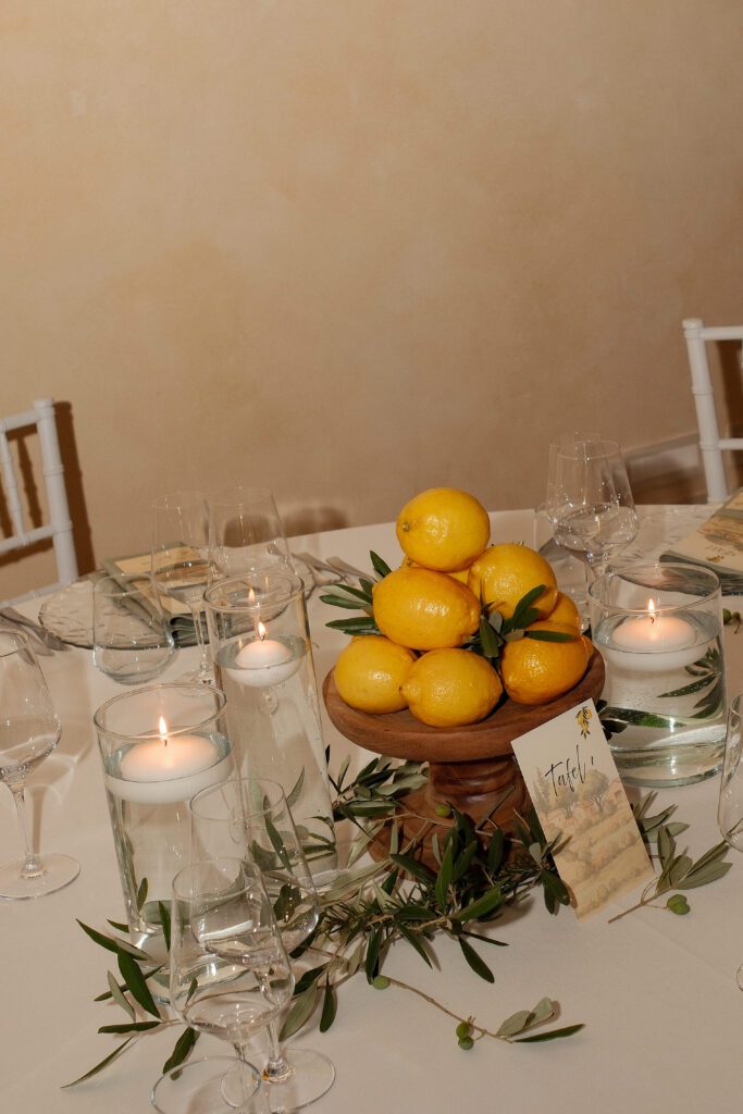 Tafelsetting en decoratie trouwerij italie
