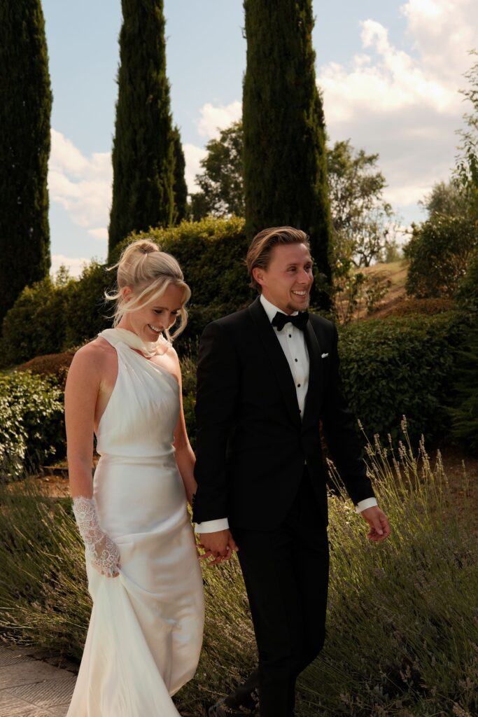 Bruid & Bruidegom tijdens destination wedding in Italië, trouwfotograaf Italië