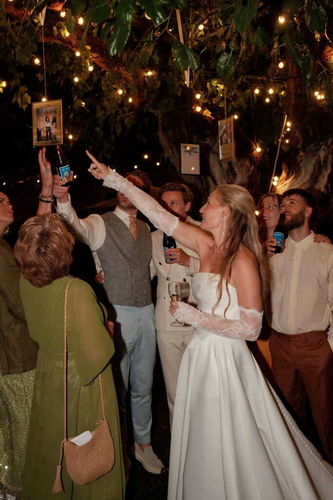 familie tijdens trouwweekend in italie
